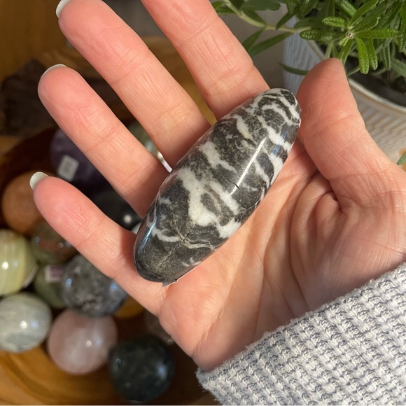 Black and White Stone Decor. Zebra Jasper Shiva  crystal. - Picture 3 of 5